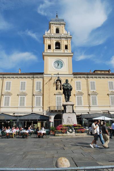 010 La Città - Il monumento a Garibaldi.JPG