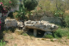 06-un-dolmen