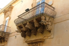 07-Balcone-a-noto