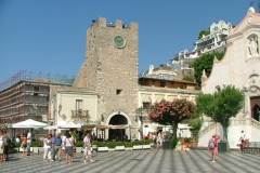 12-taormina-la-piazza