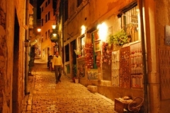 02-rovigno-05-la-via-degli-artigiani