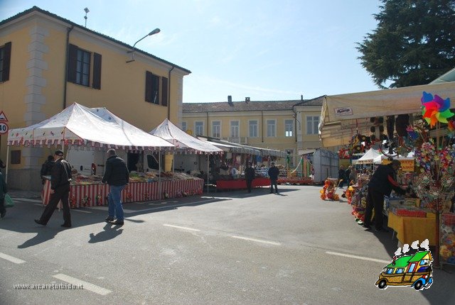 067 Stand della festa